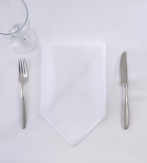 victoria_plain_dyed_white_napkin_and_tablecloth_1__1.jpg
